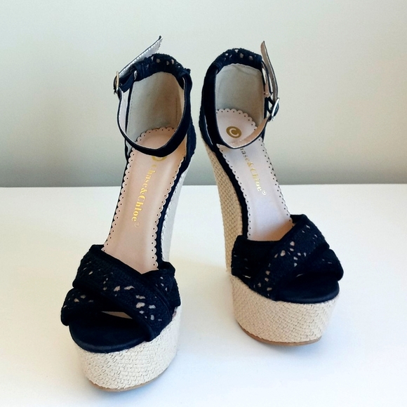 *Relisted* Chase & Chloe Women's Black Lace Criss Cross Toe Wedges Platforms 7 - Picture 10 of 16